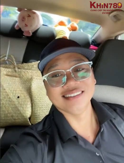 Long Thomo có niềm đam mê gà đá từ nhỏ